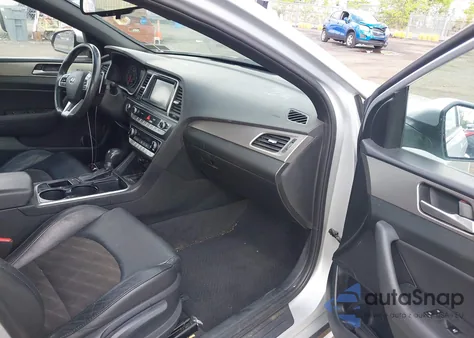 2019 Hyundai Sonata Sport z USA, uszkodzony, nr VIN 5NPE34AFXKH740037